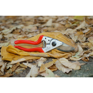 Corona BP 6360  ALUMINUM Bypass Pruner - 1 Inch, Angled, Right-Handed