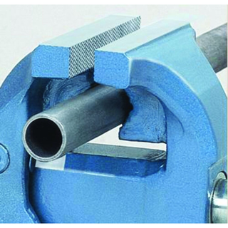 Bessey BV-DF4SB Vise, 4 In., drop forged, pipe jaws, swivel base and anvil included